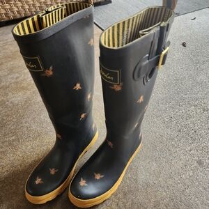 Joules tall rainboots with Bee print